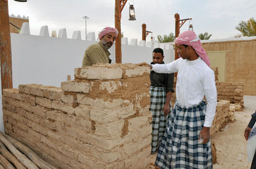 البَنَّاء